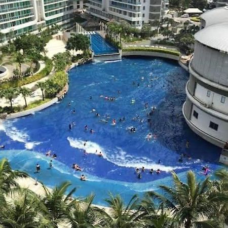 Manila Urban Resort At Azure Exteriér fotografie
