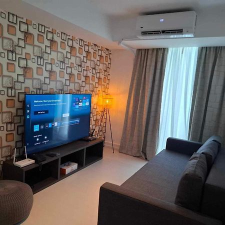 Manila Urban Resort At Azure Exteriér fotografie