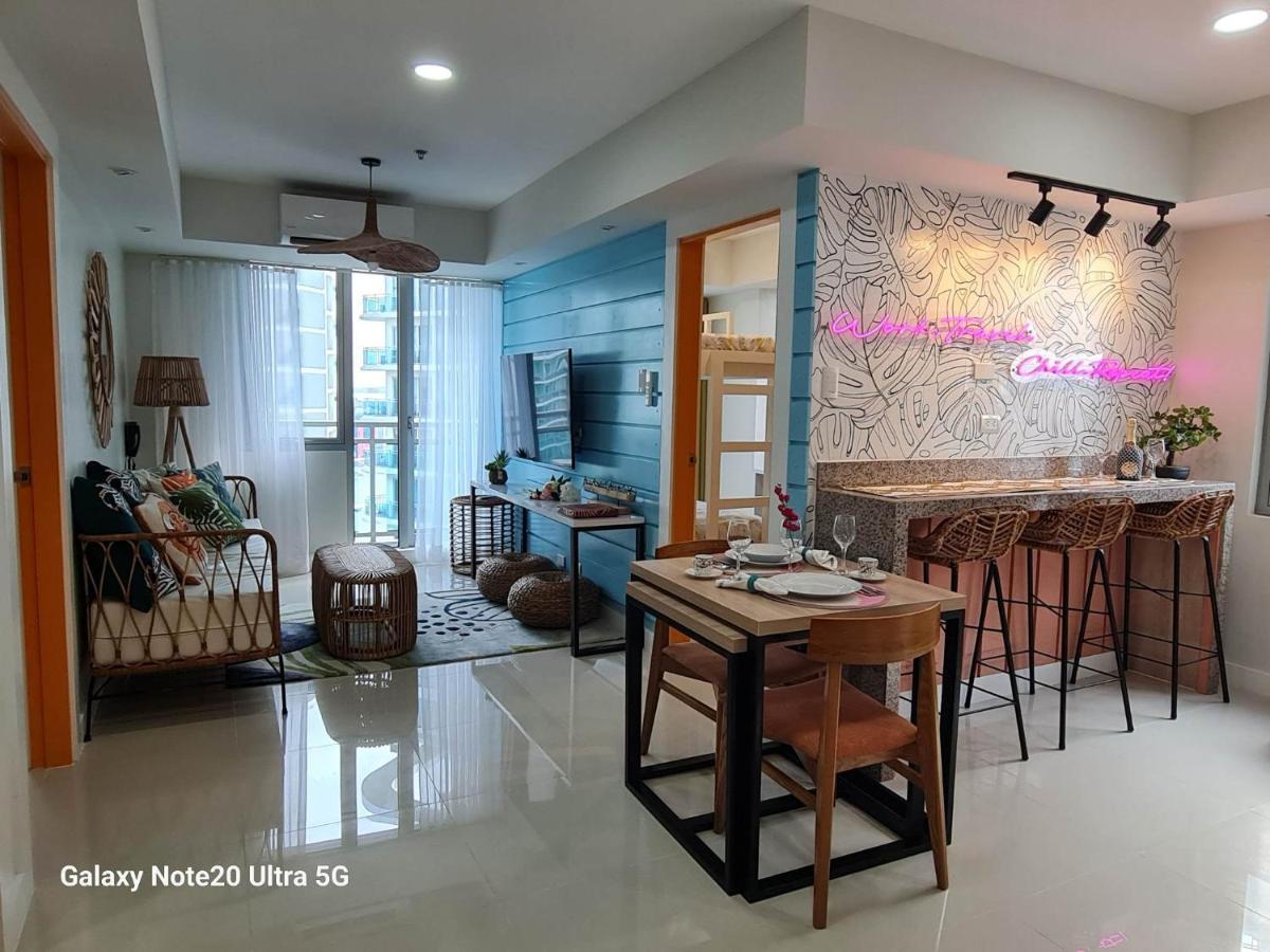 Manila Urban Resort At Azure Exteriér fotografie