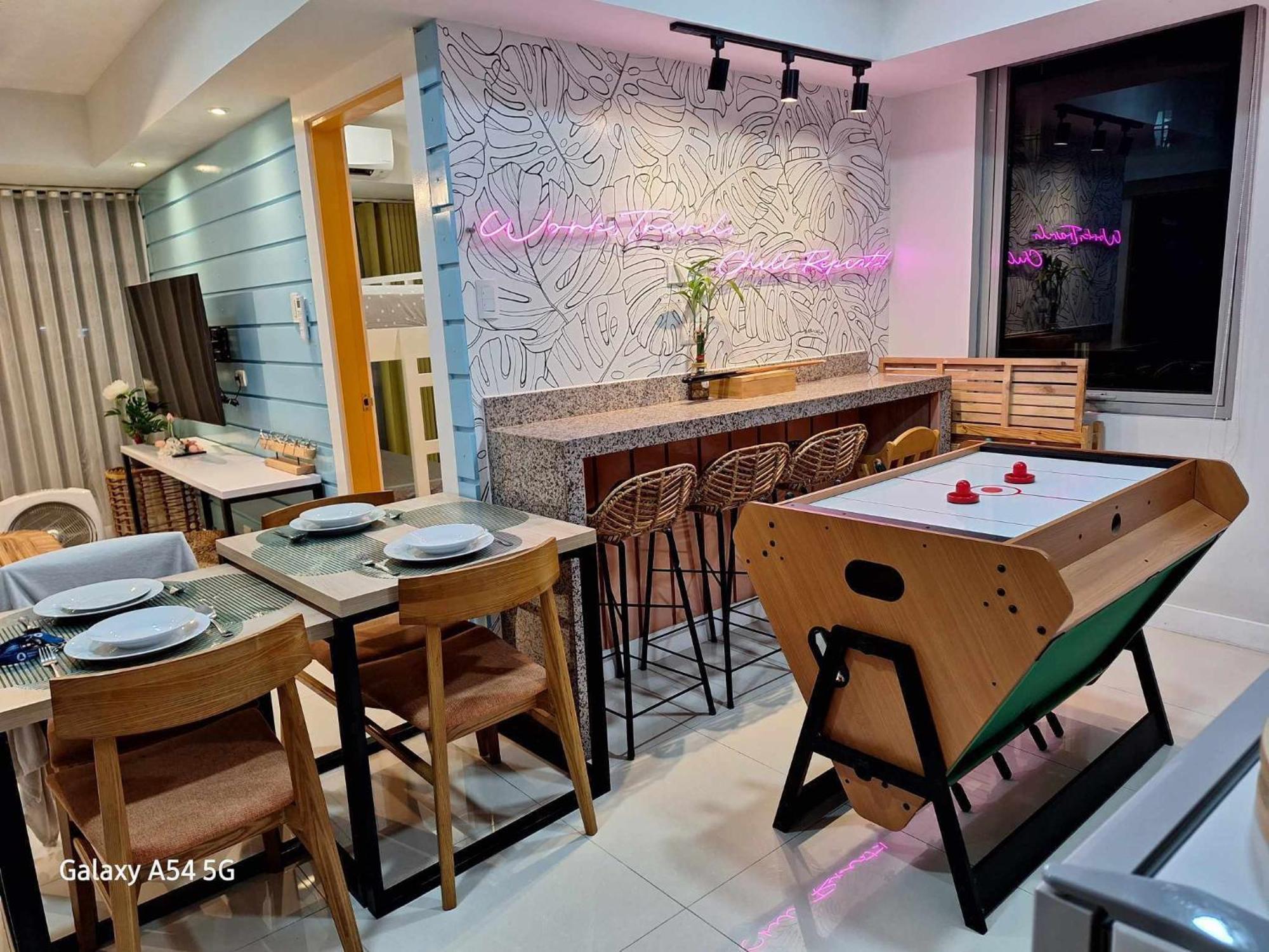Manila Urban Resort At Azure Exteriér fotografie
