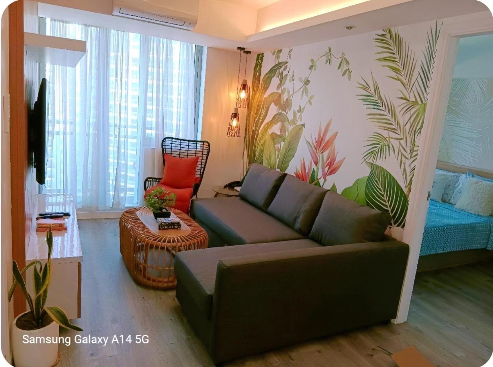 Manila Urban Resort At Azure Exteriér fotografie