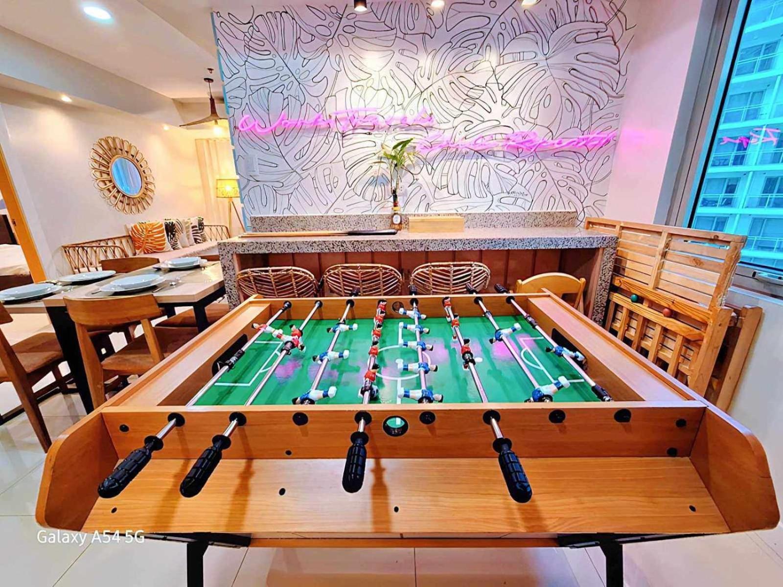 Manila Urban Resort At Azure Exteriér fotografie