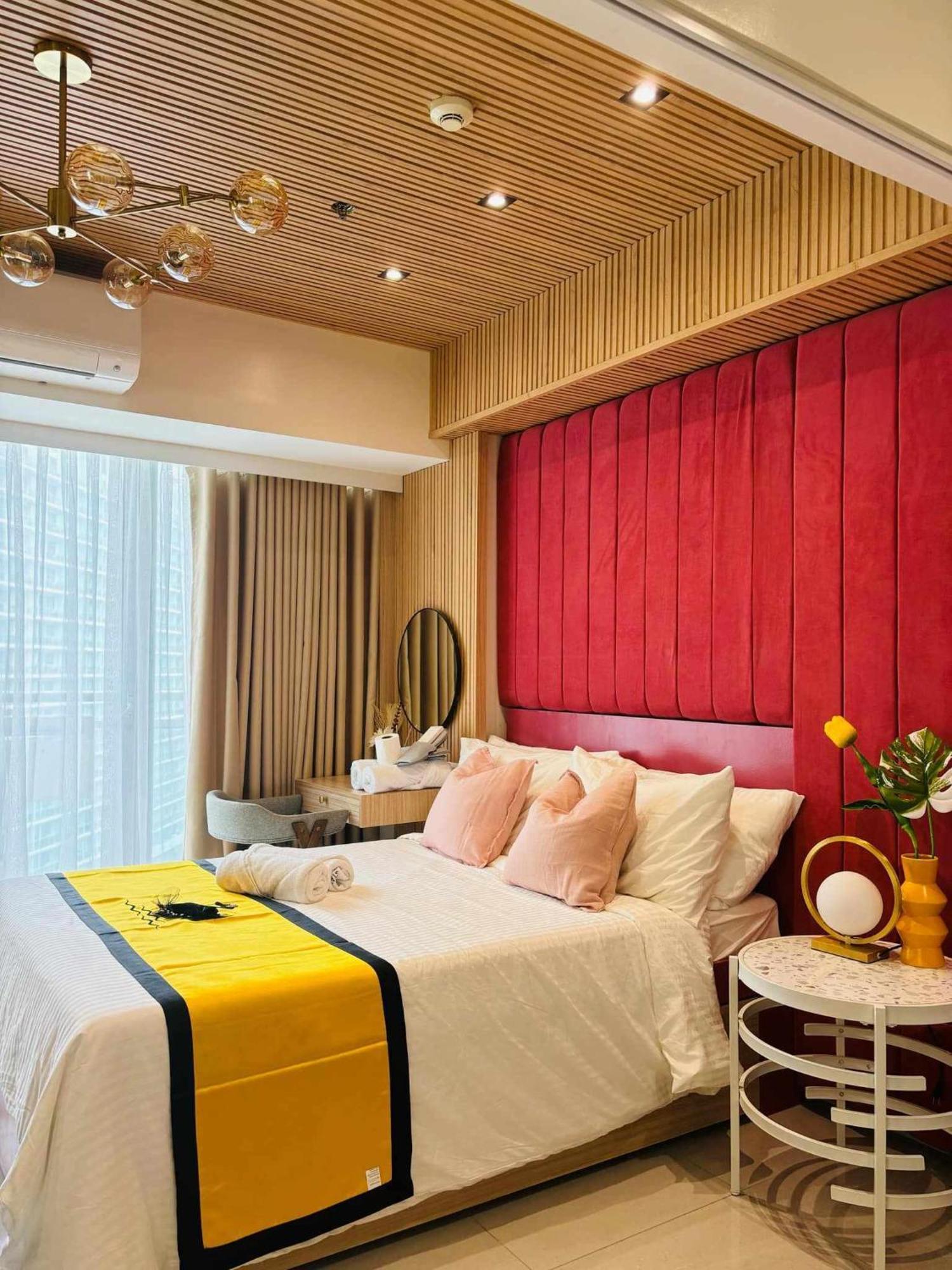 Manila Urban Resort At Azure Exteriér fotografie
