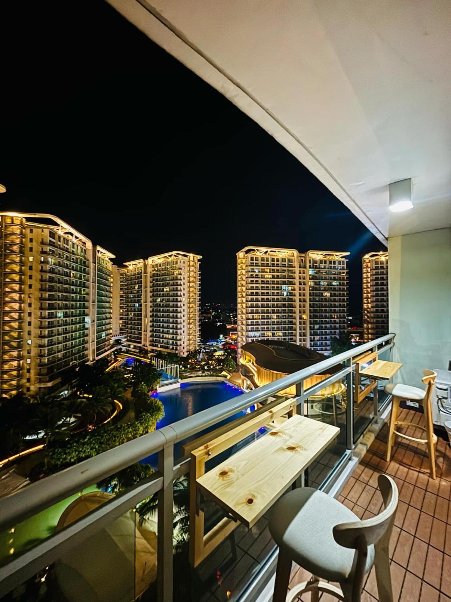 Manila Urban Resort At Azure Exteriér fotografie